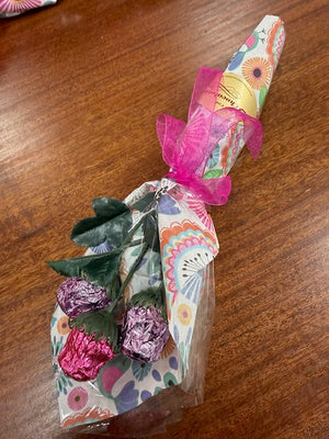 Milk Chocolate Foiled Petite Roses in a Bouquet